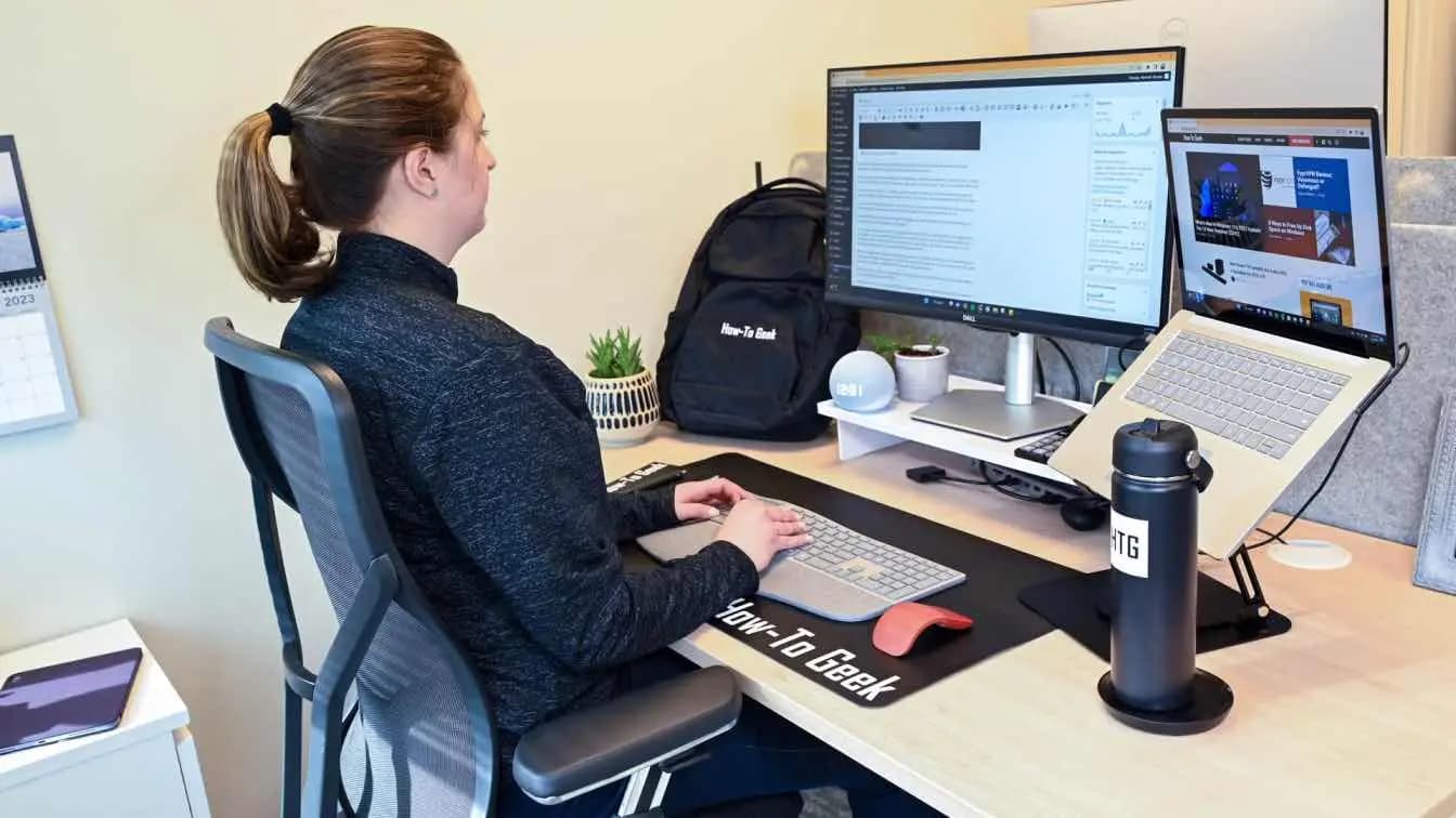 Using Dual Monitors or Extra Devices